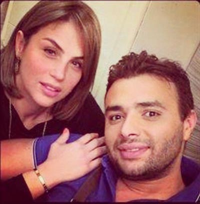 بالصور.. زوجة رامي صبري شبيهة "الشحرورة" تقص شعرها