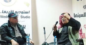 المخرج هاشم محمد مع عماد النويري في اجاباته عن تساؤلات الحضور ﻿