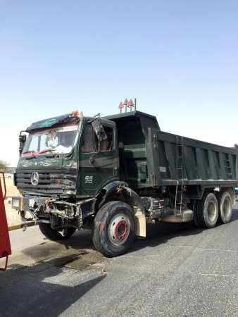 الشاحنة التي اصطدمت بعربة الاطفاء﻿