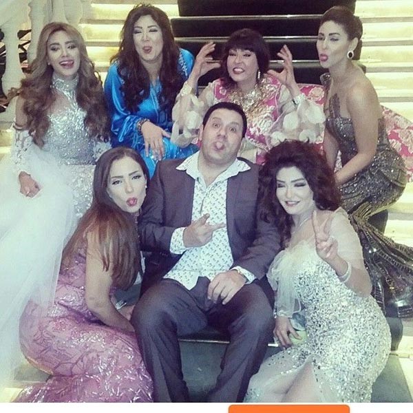 بالصور.. علا غانم تثير استياء جمهورها بسبب تسريحة شعرها الغريبة وفستانها المكشوف