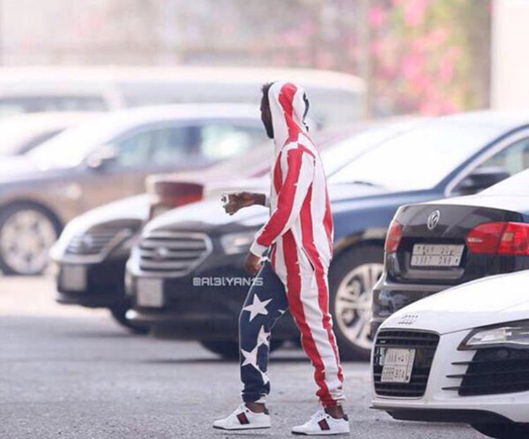 صورة: ملابس لاعب سعودي تثير جدلاً واسعاً.. وشاهد بماذا رد على الانتقادات
