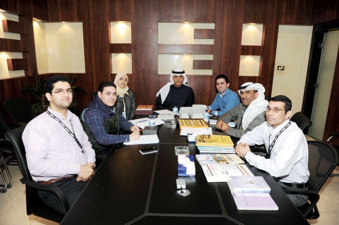 معلي اليوحة ومدير التحرير الزميل محمد الحسيني والزملاء مفرح الشمري ومسعد حسني وابراهيم مطر وشافعي سلامة واميرة عزام خلال اللقاءهاني الشمري﻿