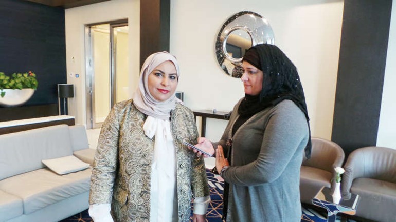دعبير الفضل تتحدث للزميلة حنان عبدالمعبود﻿