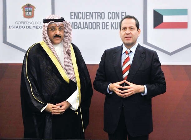  السفير سميح جوهر حيات مع حاكم ولاية المكسيك اروفييل افيلا 