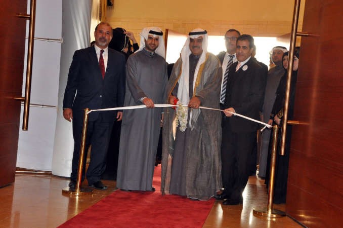 قص شريط افتتاح المعرض	 احمد علي﻿