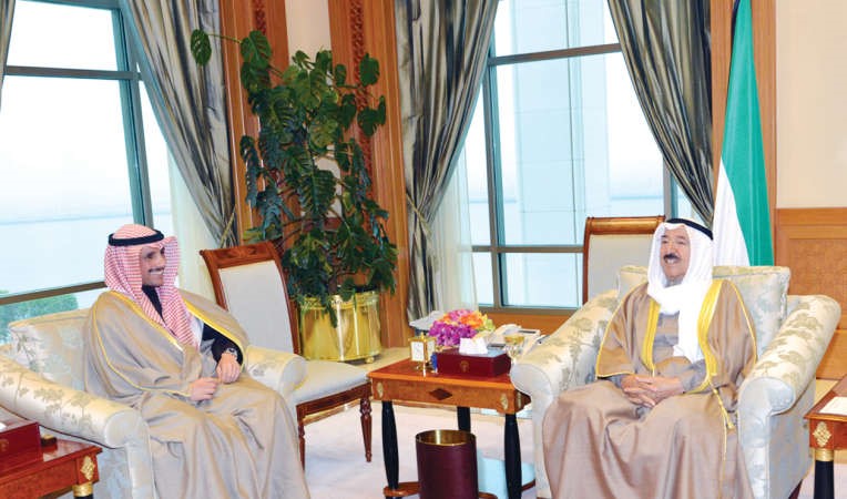 صاحب السمو الامير الشيخ صباح الاحمد مستقبلا مرزوق الغانم ﻿