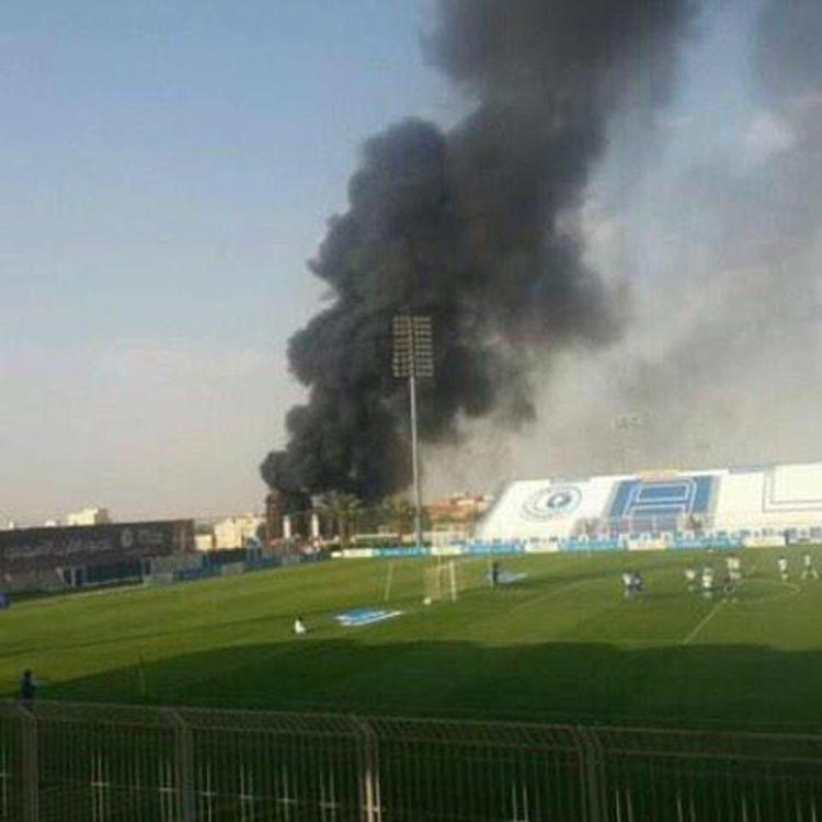 بالفيديو والصور.. إخماد حريق شبّ بمستودعات نادي الهلال السعودي