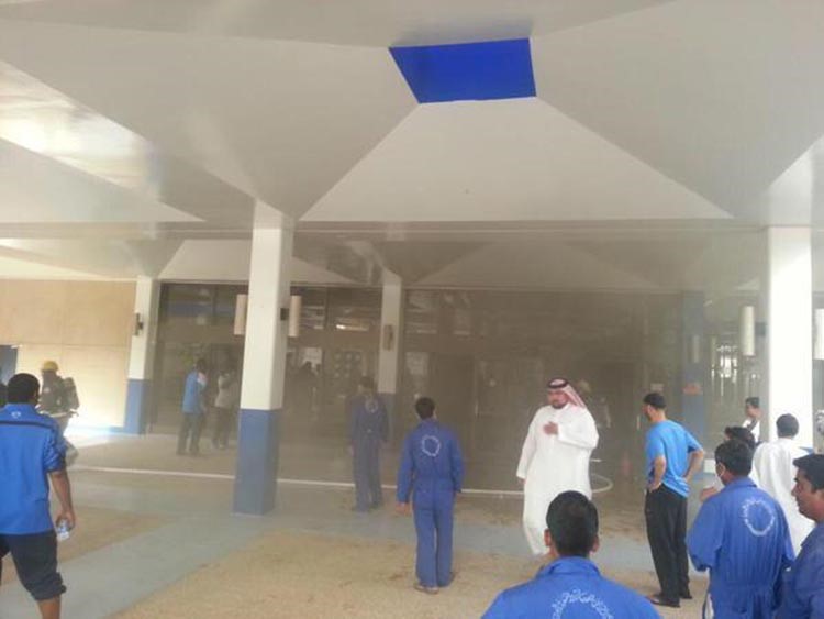 بالفيديو والصور.. إخماد حريق شبّ بمستودعات نادي الهلال السعودي