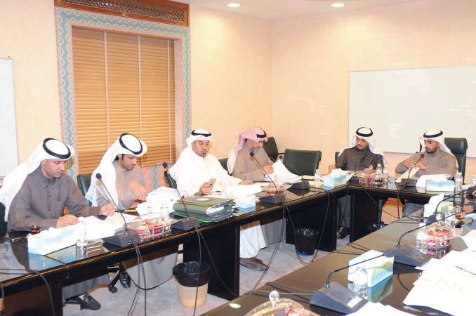 د مشاري المطوطح مترئسا اجتماع اللجنة