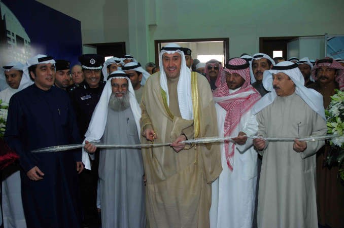 الشيخ فيصل الحمود يقص شريط افتتاح المعرض هاني عبدالله