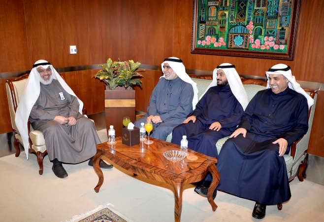 نائب رئيس ديوان المحاسبة عادل الصرعاوي مستقبلا د عبدالله الطريجي ودمحمد الحويلة وعدنان عبدالصمد