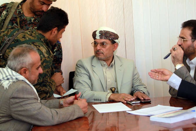 يحيى الحوثي شقيق زعيم الحوثيين خلال حضوره اجتماعا مع القوى السياسية فيصنعاءامس افپ
