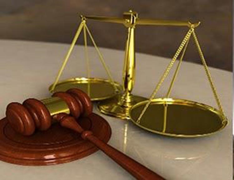 محاكمة ضابط مصري في جدة بتهمة تعاطي الخمر وصفع مضيفة في الأجواء السعودية