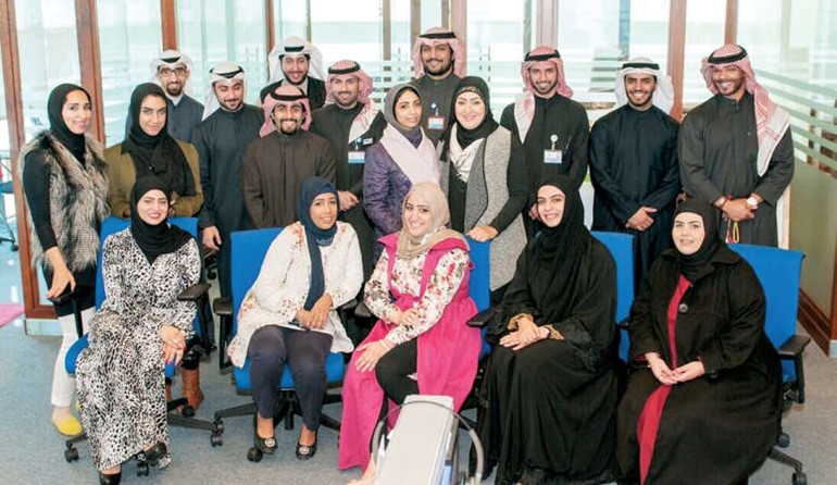 موظفو مركز الاتصالات المكرمون﻿