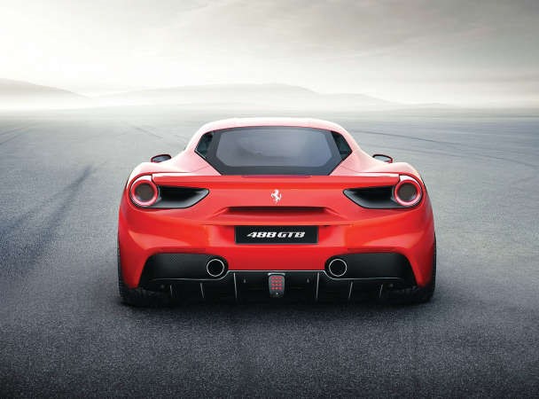 فيراري 488GTB.. قوة هائلة لتجربة قيادة خارقة