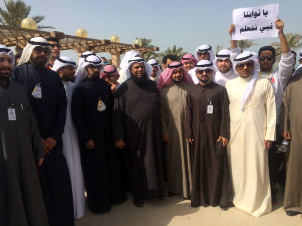 دمحمد الحويلة وحمود الحمدان خلال لقائهما بالطلبة 