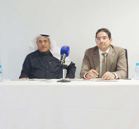 د هاني المطيري واحمد الهاجري خلال المؤتمر 