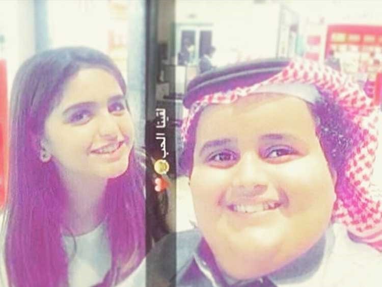 بالصور.. حلا الترك تعيش قصة حب مع هذا الطفل وجمهورها يحسده