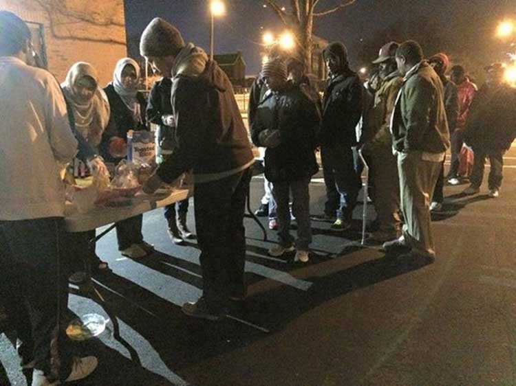 بالصور.. مسلح يقتل ثلاثة طلاب مسلمين في أمريكا
