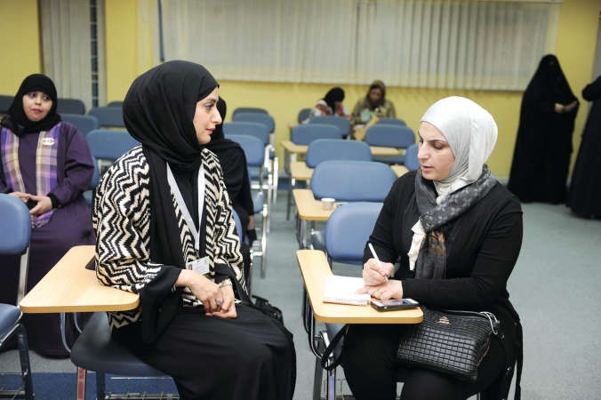 هبة الشحومي متحدثة الى الزميلة دارين العلي﻿