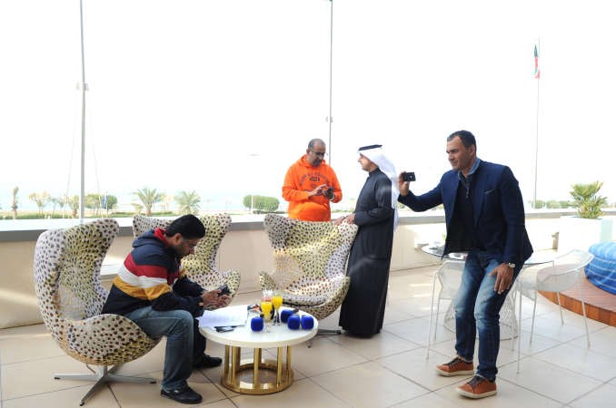 رود خولييت يلتقط صورة لمايك﻿