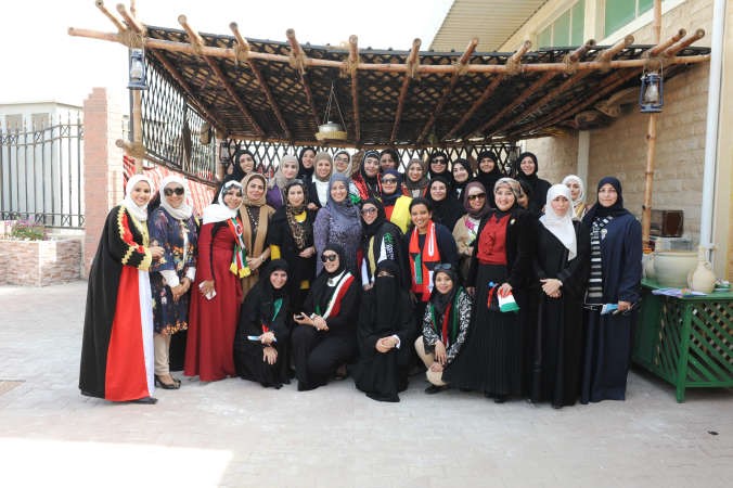نعيمة العبيد متوسطة عددا من المدرسات ﻿
