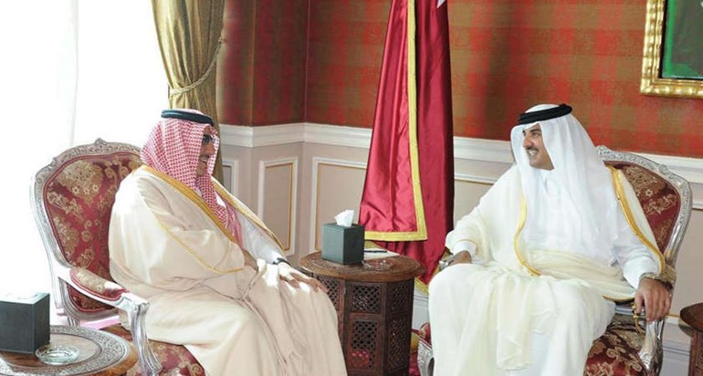 صاحب السمو الشيخ تميم بن حمد امير دولة قطر مستقبلا صاحب السمو الملكي الامير محمد بن نايف ولي ولي العهد النائب الثاني لرئيس مجلس الوزراء وزير الداخلية السعودي في الدوحة امس الاولواس﻿