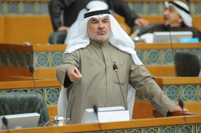 صالح عاشور متحدثا
