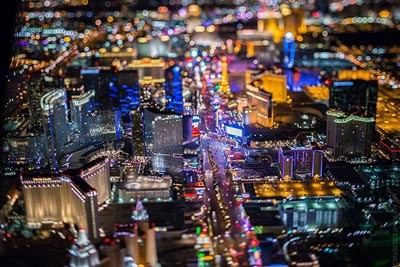 بالصور.. كيف تبدو لاس فيغاس من ارتفاع 11 ألف قدم ليلاً؟
