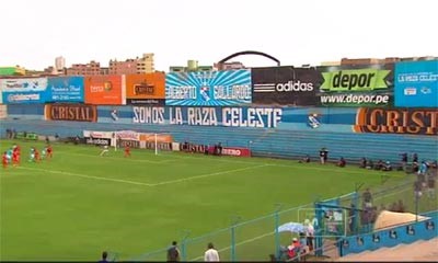بالفيديو.. هدف مُذهل من ركلة ركنية في الدوري البيروفي