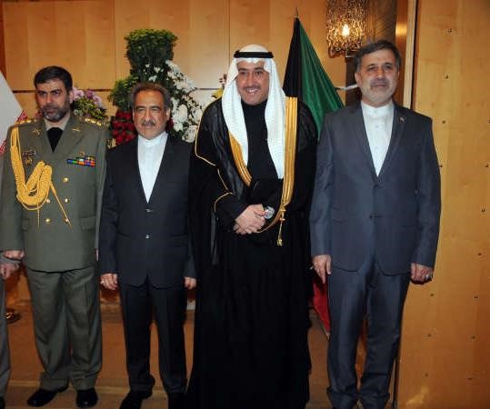 الشيخ فيصل الحمود يقدم التهاني﻿