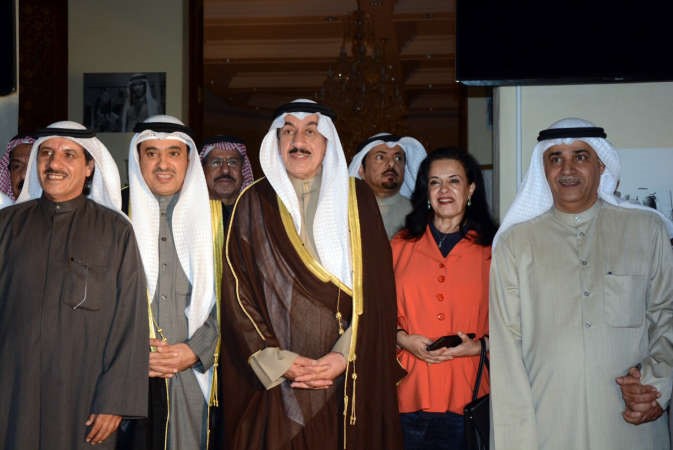 الفريق متقاعد فهد الامير وفيصل المتلقم ومعلي اليوحة وفاطمة الامير خلال افتتاح المعرض﻿