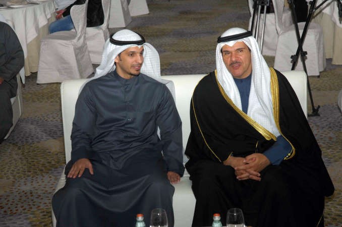 حديث بين الشيخ سلمان الحمود وعبدالرحمن المطيري