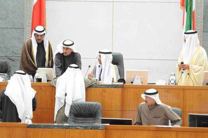 رئيس مجلس الامة مرزوق الغانم ومعبدالعزيز الابراهيم ونائب الرئيس مبارك الخرينج على المنصة هاني الشمري