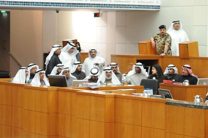 عادل الصرعاوي واركان ديوان المحاسبة خلال الجلسة