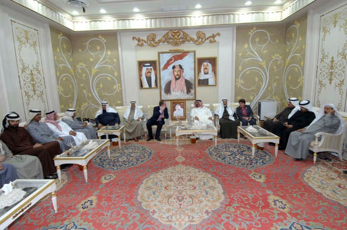  سمو الشيخ ناصر المحمد والشيخ فيصل بن قاسم ال ثاني والشيخ عيسى بن علي ال خليفة والشيخ احمد بن علي ال خليفة وعدد من الحضور﻿