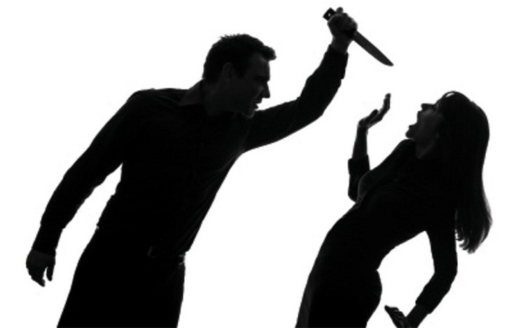 ألحت على زوجها العقيم بالإنجاب فنحرها