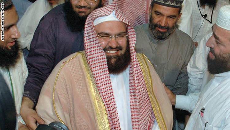 السديس يهاجم داعش: نبرأ إلى الله من فعل هؤلاء الخوارج ممن يستدلون بالأحاديث الضعيفة والمنسوخة فيسفكون الدماء