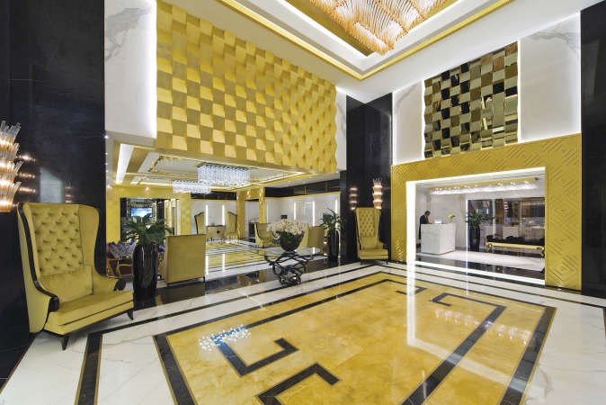 مدخل مشروع داماك Maison حيث يمكن للمستثمر شراء وحدة سكنية فاخرة مع امكانية تاجيرها من قبل داماك عندما يكون في الخارج وتحقيق عوائد اكثر من 20