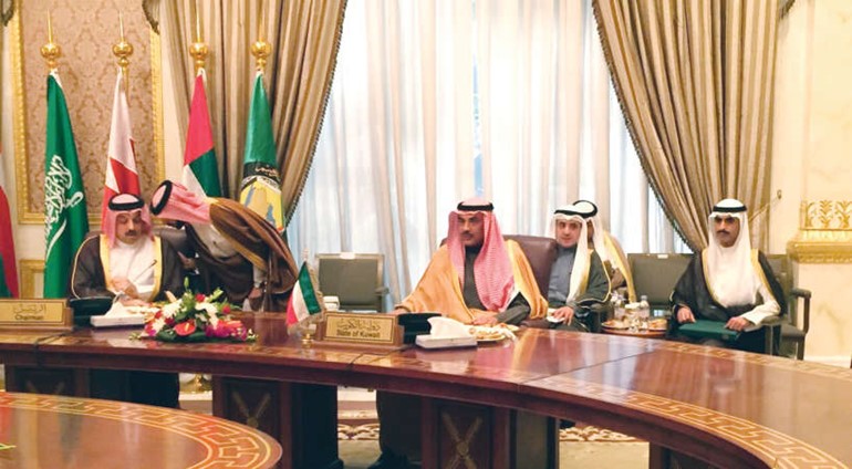 الشيخ صباح الخالد خلال ترؤسه الاجتماع الاستثنائي للمجلس الوزاري لمجلس التعاون لدول الخليج العربية 