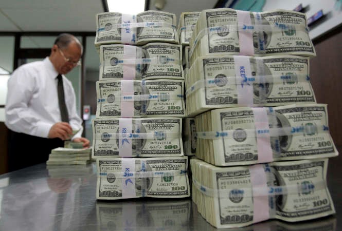 الارقام المخيبة للامال من الولايات المتحدة دفعت المستثمرين الى التخلي عن الدولار