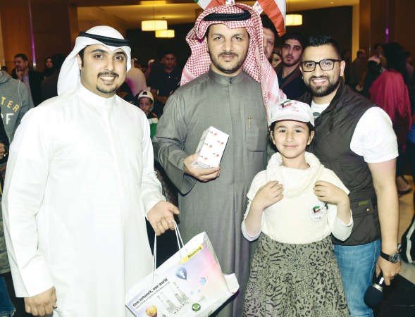 VIVA تقدم الهدايا للفائزين