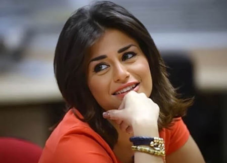 منة فضالي تحتفل بعيد ميلاد والدتها.. شاهد