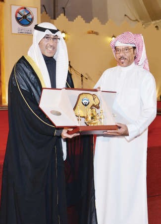 تكريم الفرقة البحرينية