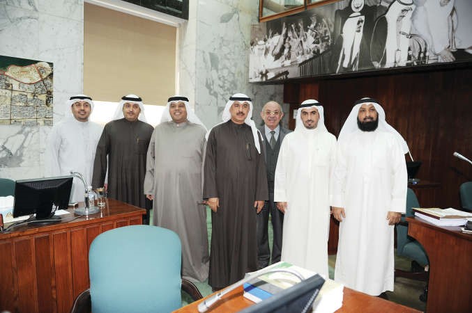 ممانع العجمي ودمشاري المطوطح وماحمد الصبيح وفهد الصانع ويوسف الغريب وعلي الموسى والمستشار القانوني