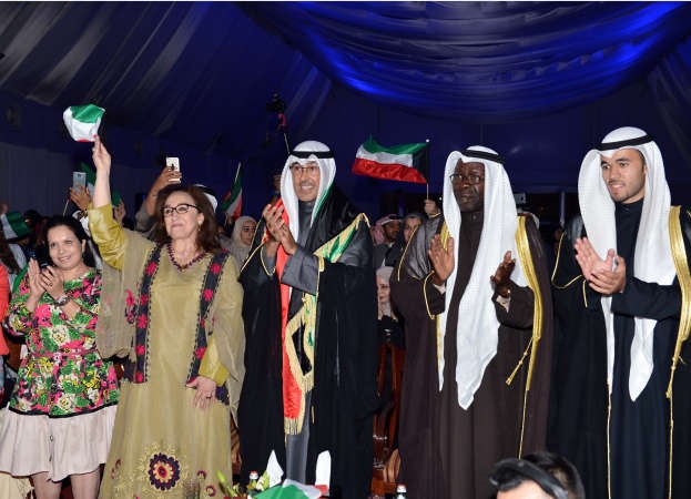 محافظ الاحمدي الشيخ فواز الخالد والشيخة بيبي اليوسف يتقدمان الحضور
