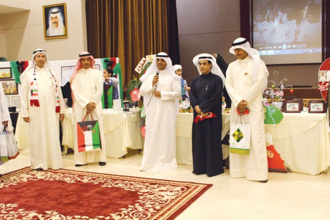 عدد من المشاركين في ملتقى بلد العطاء وقائد الانسانية﻿