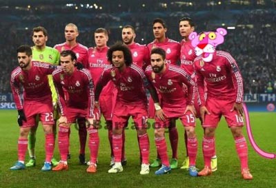 صور مضحكة تحول قميص ريال مدريد الوردي لملابس نسائية