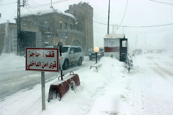 العاصفة وينبي بدات بتساقط حبات البرد في بيروت والساحل والثلوج في المناطق الجبلية محمود الطويل