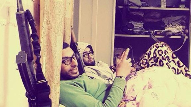 صورة لمحمود الغندور مع اسلام يكن في الانبار العراقية